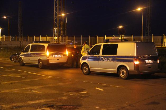 Kurios: Mann baut in Rostock Unfall, bestellt sich Taxi zur Unfallstelle und fährt gemütlich nach Wolgast