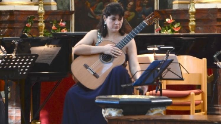 Meditative Klänge: Die Gitarristin Irina Kulikova war schon als Nachwuchsmusikerin beim Maifestival.  