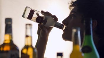 Ab wann ist Alkoholkonsum problematisch? Dieser und anderen Fragen geht der Runde Tisch auf den Grund.  
