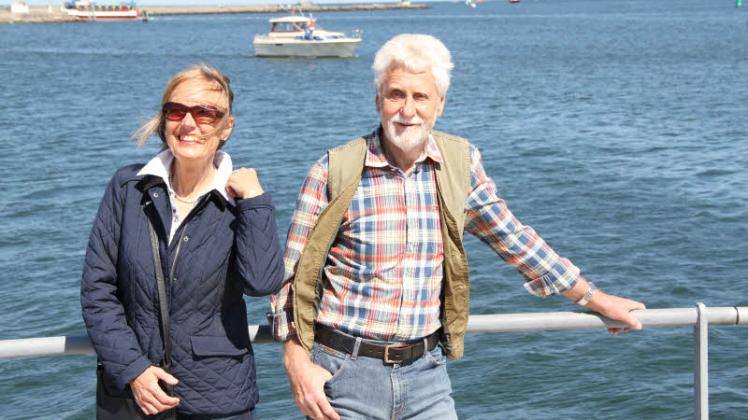 Der gute Blick ist für Barbara und Fred Francke aus Warnemünde ein Grund zum Strahlen.  Fotos: mapp 