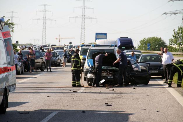Geisterfahrerunfall auf A19 bei Rostock: Rentner rast in Urlauberfamilie