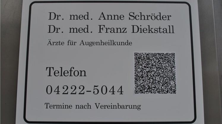 Wechsel: Die einzige Augenarztpraxis in der Gemeinde Ganderkesee wird nicht mehr wie bisher von Dr. Franz Diekstall, sondern von Dr. Anne Schröder geleitet. Wechsel: Die einzige Augenarztpraxis in der Gemeinde Ganderkesee wird nicht mehr wie bisher von Dr. Franz Diekstall, sondern von Dr. Anne Schröder geleitet.