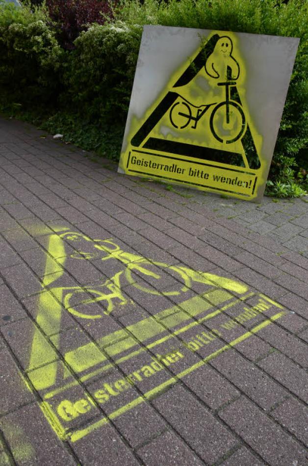 So sieht es aus: Die Markierungen werden jetzt im Elmshorner Stadtgebiet aufgebracht. So sieht es aus: Die Markierungen werden jetzt im Elmshorner Stadtgebiet aufgebracht.