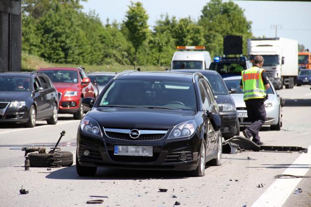 Karambolage auf A20 mit sechs Autos bei Rostock - vier Verletzte