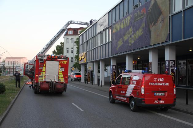 Mann stürzt in Rostock beim Balkonklettern ab - Lebensgefahr