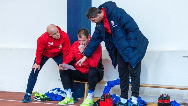 Auf ein Neues: Hansas Trainerteam um Chefcoach Karsten Baumann, Assistent Uwe Ehlers und Torwart-Coach Stefan Karow (vl.) startet mit der Mannschaft heute in die Vorbereitung.  