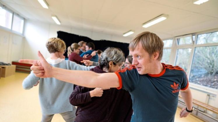 Workshop zur Vorbereitung des Niedersächsischen Schülertheatertreffens für Lehrer, die an ihren Schulen Theaterprojekte leiten. 