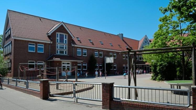 Die Marienschule in Meppen-Esterfeld ist eine der Schulen, an denen es im kommenden Jahr Baumaßnahmen geben soll. Archivfoto: Manfred Fickers