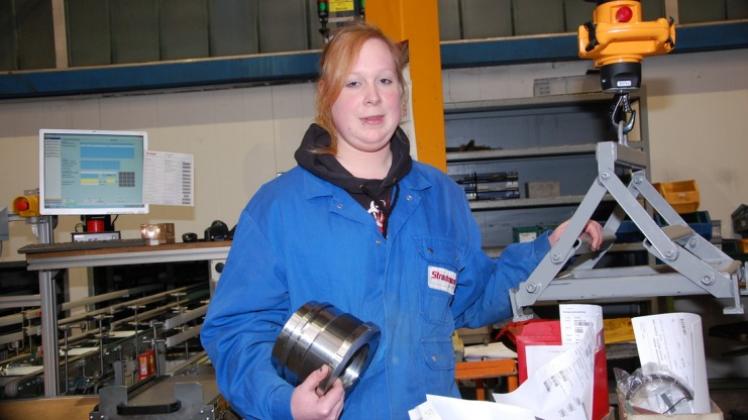 In den meisten Handwerksberufen sind weibliche Auszubildende wie Lena Bulters, die als Feinwerkmechanikerin bei Strautmann Hydraulik arbeitet, die Ausnahme.