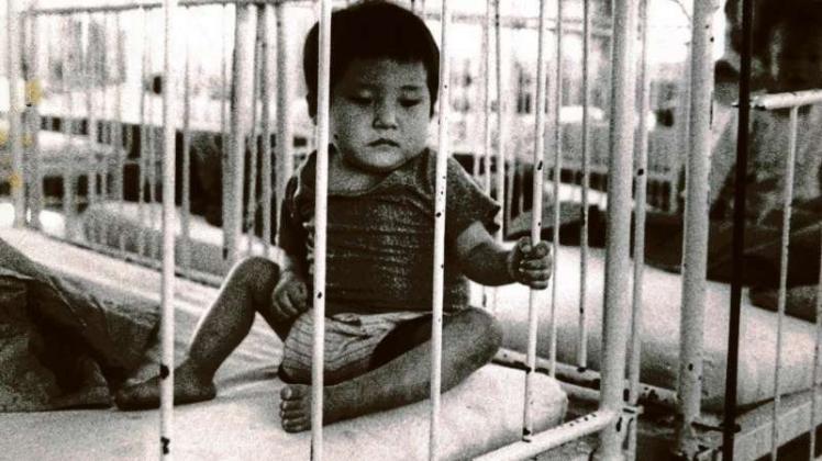 Waisenkind im Heim: Die meisten Kinder, die terre des hommes zur Adoption nach Deutschland vermittelte, kamen aus Korea. 