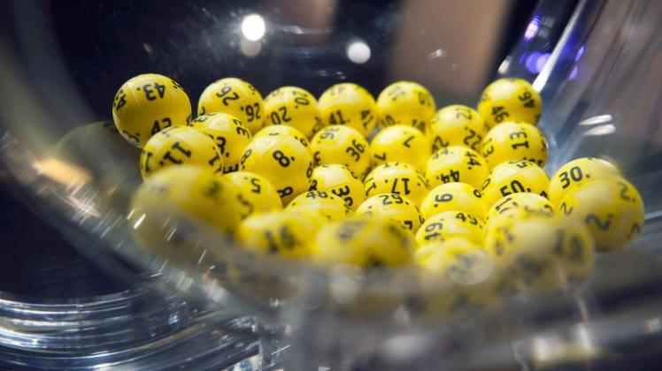 An diesem Freitag spielt die Lotterie Eurojackpot die sagenhafte Summe von 90 Millionen Euro aus. Symbolfoto: dpa