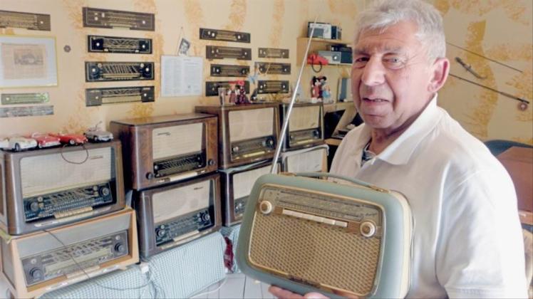 Peter Schimmel hat ein Faible für alte Radios, die in seiner Kindheit noch unbezahlbar waren. 