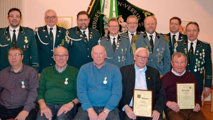 Lathener Bürgerschützen zeichnen elf Mitglieder NOZ