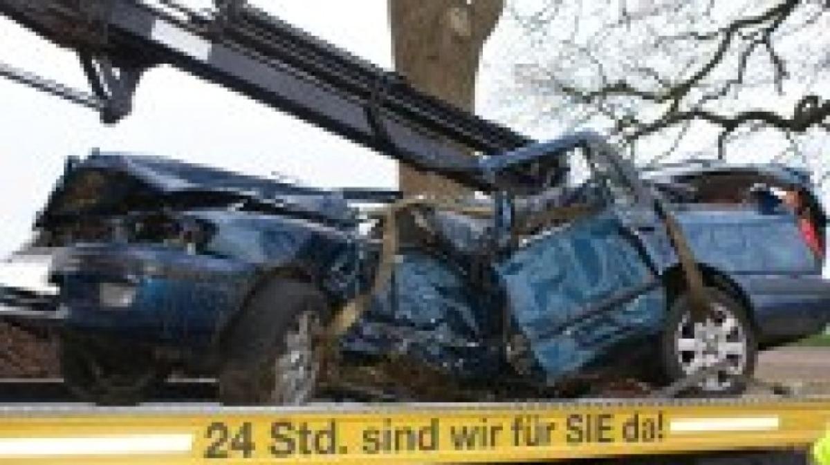 21-j-hriger-stirbt-bei-autounfall