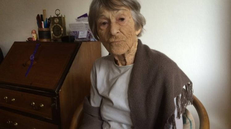 Die heute 104-jährige Brunhilde Pomsel lebt in einem Seniorenheim. Die heute 104-jährige Brunhilde Pomsel lebt in einem Seniorenheim.