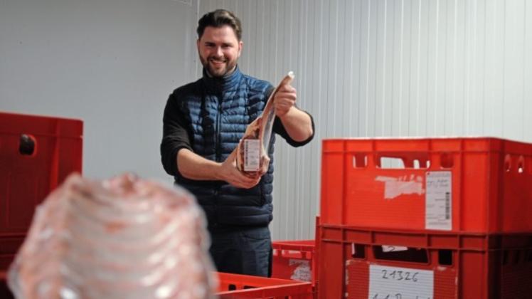 In seinem Kühlhaus lagert David Schrand seine Fleischschätze. 