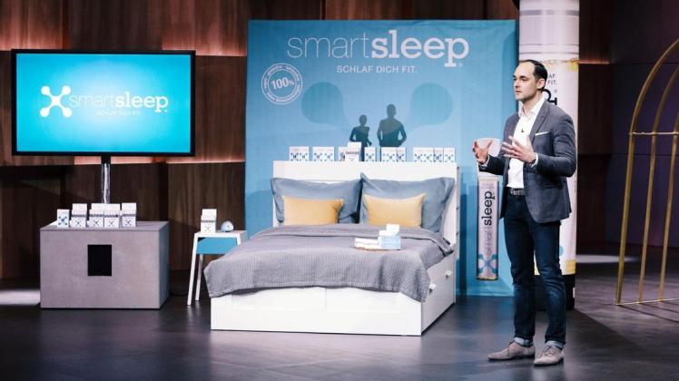 Smart Sleep: Bringt Markus Dworak die Leistungsträger von Vox dazu, sein Schlafmittel zu schlucken? Foto: MG RTL D / Frank Hempel