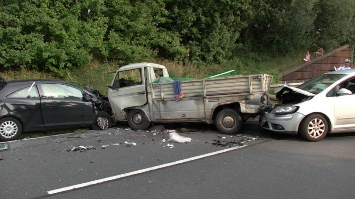 Drei Verletzte Nach Unfall Auf B70 Bei | NOZ