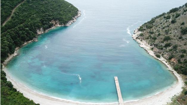 Traumhafte und noch unbesiedelte Buchten gibt es in Albanien. Foto: Anna Stania