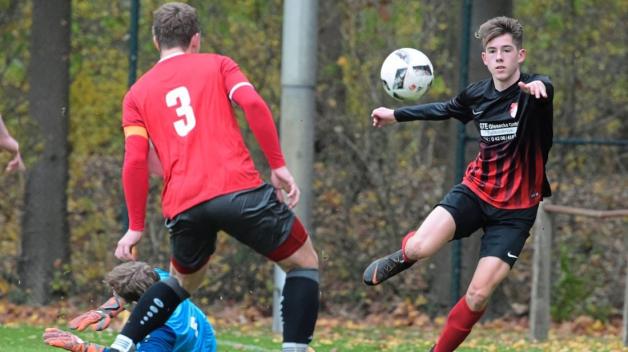 Durch das 5:0 gegen die JSG Wardenburg haben die A-Junioren des TuS Heidkrug in der Fußball-Bezirksliga Platz drei erobert. 