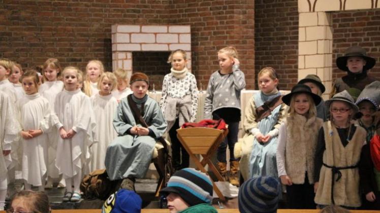 Das Krippenspiel der Grundschüler von St. Martin wird jedes Jahr am letzten Schultag vor den Weihnachtsferien aufgeführt. 