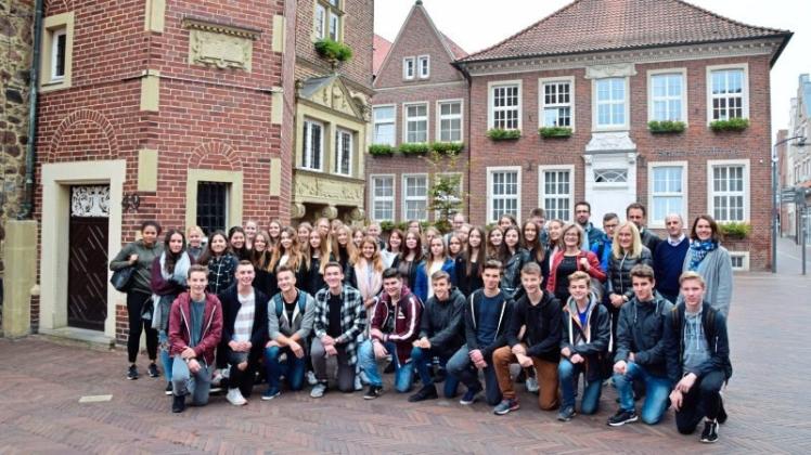 Schüler der Grundschule 41 aus Czestochowa sind für eine Woche nach Meppen gekommen, um sich über den Alltag in deutschen Familien und am Windthorst-Gymnasium zu informieren. 