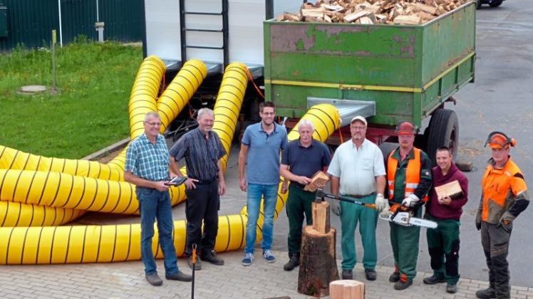 Beim Trocknen von Brennholz arbeiten die Landenergie Druchhorn und die Heilpädagogische Hilfe Bersenbrück zusammen. 