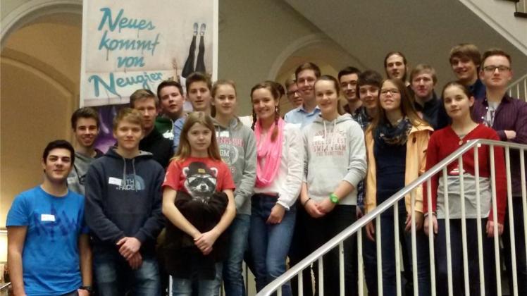 Die Meller Gymnasiasten beim Wettbewerb „Jugend forscht“ in hannover. 