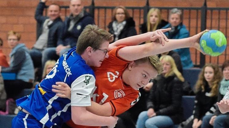 Siegte mit Grüppenbühren im Krimi gegen Fredenbeck um Jan Martens: Gunnar Janzen (rechts). Es war der vierte Saisonsieg für die HSG, die Tabellenfünfter bleibt. Siegte mit Grüppenbühren im Krimi gegen Fredenbeck um Jan Martens: Gunnar Janzen (rechts). Es war der vierte Saisonsieg für die HSG, die Tabellenfünfter bleibt.