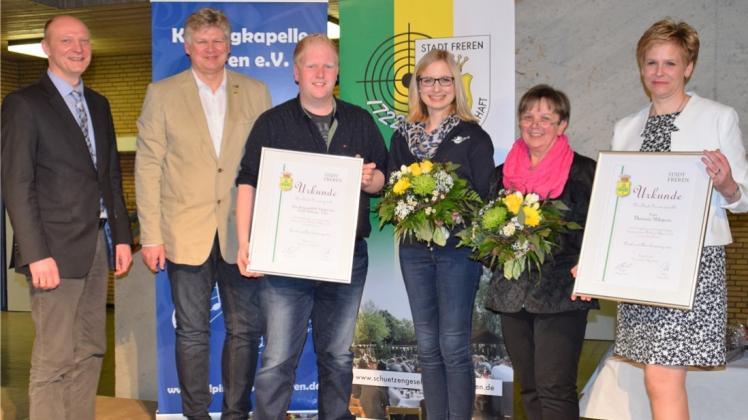 Vorbildliches ehrenamtliches Engagement wurde mit der Verleihung des Bürgerpreises der Stadt Freren gewürdigt: (von links) Godehard Ritz, Klaus Prekel, Markus Mersmann, Karin Knobbe, Resi Milojewic und Conny Determann. 