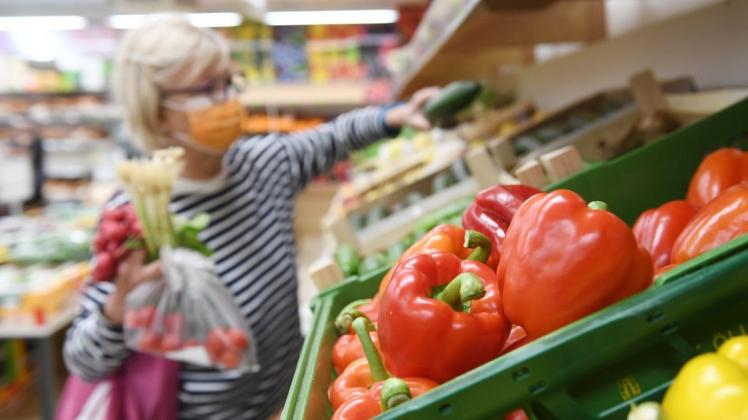 Kann der Kontakt mit virenbehaftetem Gemüse oder Obst  schon ausreichen, um sich mit Covid-19 anzustecken?