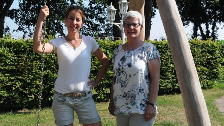 Anke Gels (links) und ihre Mutter Birgit Hölscher haben vor zehn Jahren das Mutter-Kind-Haus Stützpunkt in Groß Hesepe gegründet. Rund 100 Mütter mit ihren Kindern haben sie in dieser Zeit betreut. 