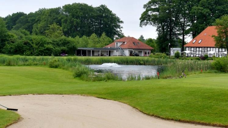 Lauschige Natur in himmlisch-anmutender Stille: Bereits auf dem ersten Blick einladend wirkt die gepflegte Anlage des Golfclubs Gut Arenshorst in Bohmte. 