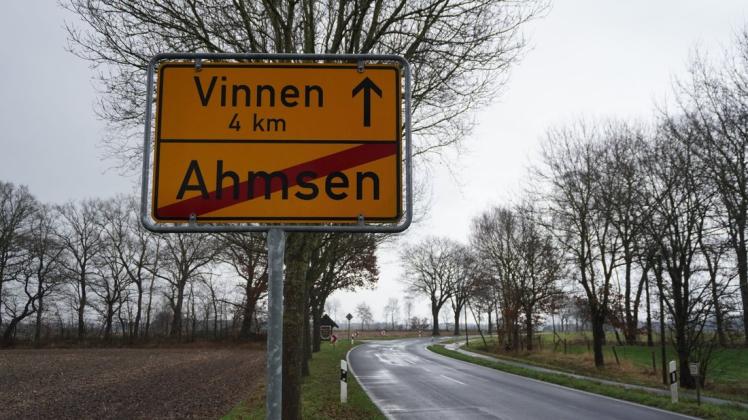 In der Nähe der Ortschaften Vinnen und Ahmsen in der Gemeinde Lähden ist die Vogelgrippe ausgebrochen. Sie liegen innerhalb eines Sperrbezirks, der drei Kilometer um den betroffenen Betrieb gezogen wurde.