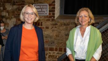 Die beiden OB-Kandidatinnen Katharina Pötter (links) und Annette Niermann werden wie nach dem ersten Wahlgang wieder in der Lagerhalle vor Ort sein und im Politiktalk im großen Saal diskutieren.