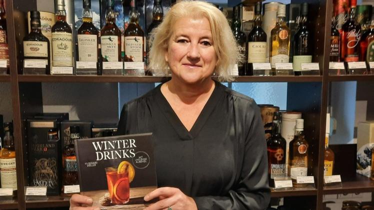 Die aus Meppen stammende Autorin Hildegard Möller stellt in ihrem neuen Buch Drinks für die kalten Tage vor.