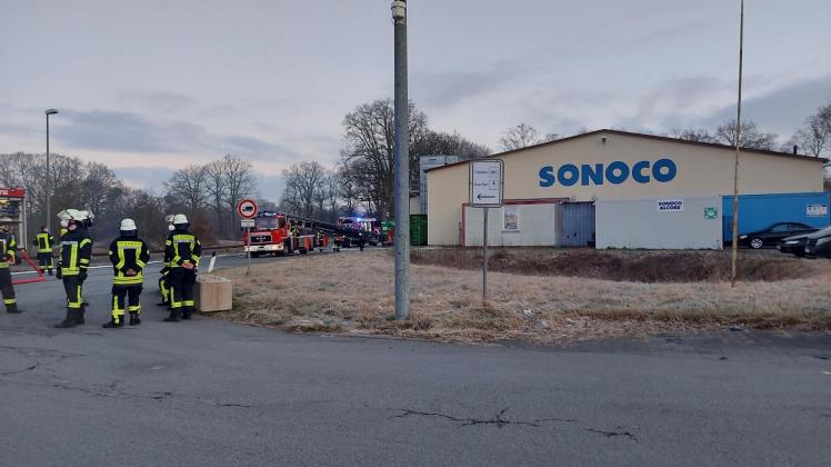 Zu einem Brand ist es bei der Firma Sonoco in Dörpen am Montagmorgen gekommen. Die Feuerwehr musste ausrücken. Zu einem Brand ist es bei der Firma Sonoco in Dörpen am Montagmorgen gekommen. Die Feuerwehr musste ausrücken.