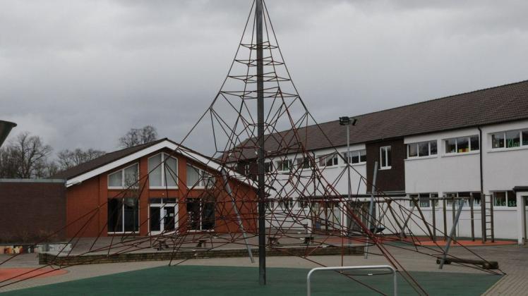 Die Grundschule Bad Essen muss erweitert werden. Umbau oder Neubau? Darüber muss die Politik in diesem Jahr entscheiden (Archivfoto).