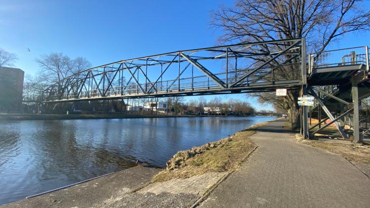 Wenn die Fahrradsaison 2022 in Lingen beendet ist, wird die Meckerbrücke in Lingen verschwinden. Sie muss ausgehoben werden.