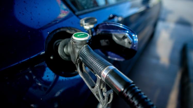 Teures Tanken: Wie können Autofahrer angesichts steigender Preise für Benzin und Diesel am besten Sprit sparen?