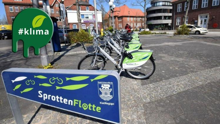 Auch zentral auf dem Bahnhofsvorplatz haben die Stadt und die Kiel-Region eine Leih- und Abgabestation für die Sprottenflotte eingerichtet. Dort werden die meisten Fahrräder ausgeliehen.
