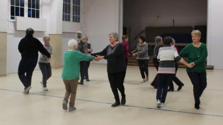 Beschwingt geht es in der Sporthalle „An den Eichen“ in Boizenburg immer zu, wenn sich die „jüngste“ Tanzgruppe der SG Motor hier trifft.