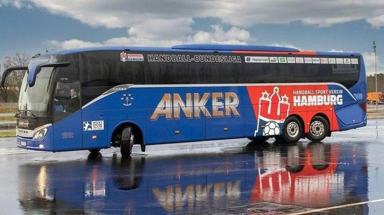 Der vom Prignitzer Mirko Großer gesteuerte Mannschaftsbus der Hamburger Bundesliga-Handballer begibt sich am Freitag auf die Hilfsmission in Richtung polnisch-ukrainische Grenze.