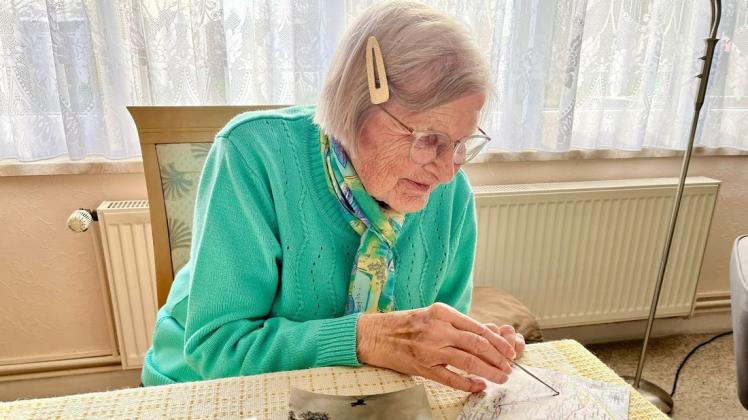 Anni Warncke berichtet von einschneidenden Erlebnissen. Die 95-Jährige verlor Familie und Freunde im zweiten Weltkrieg.