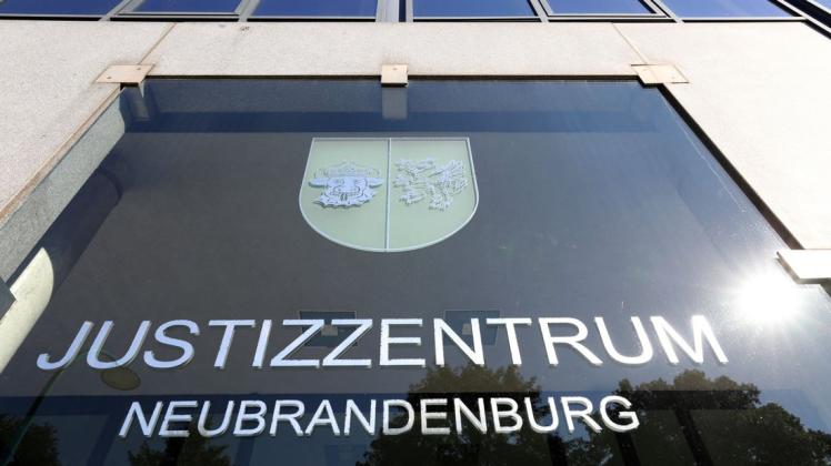 Das Justizzentrum mit dem Sitz des Landgerichts in Neubrandenburg.