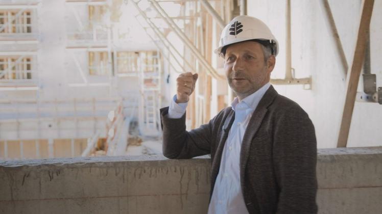 Er will die deutsche Gesundheitslandschaft verändern: David-Ruben Thies träumt von einem  komfortablen Patientenhotel, in dem sich Pfleger, Ärzte und Patienten gleichermaßen wohl und gut aufgehoben fühlen.