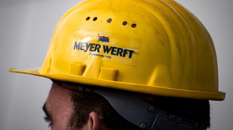 Drohender Arbeitsplatzabbau - Protest vor der Meyer Werft