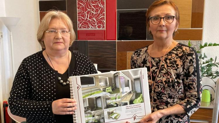 Durch den Krieg ist der Handel mit Möbeln aus der Ukraine zusammengebrochen: Kerstin Voigt und Natalia Jentzsch (r.), Geschäftsführerinnen der Enertec Nord GmbH in Schwerin.