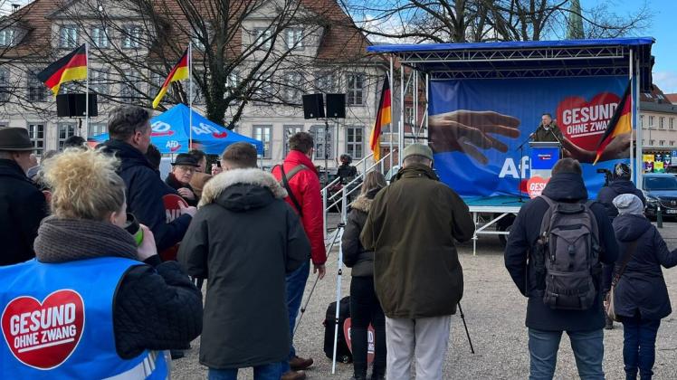AfD-Landessprecher Leif-Erik Holm sprach am Sonnabend in Schwerin vor allem über den Ukraine-Krieg. AfD-Landessprecher Leif-Erik Holm sprach am Sonnabend in Schwerin vor allem über den Ukraine-Krieg.
