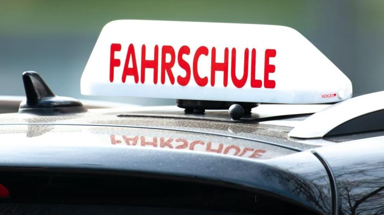 Stau vor den Fahrschulen in und um Schwerin.
